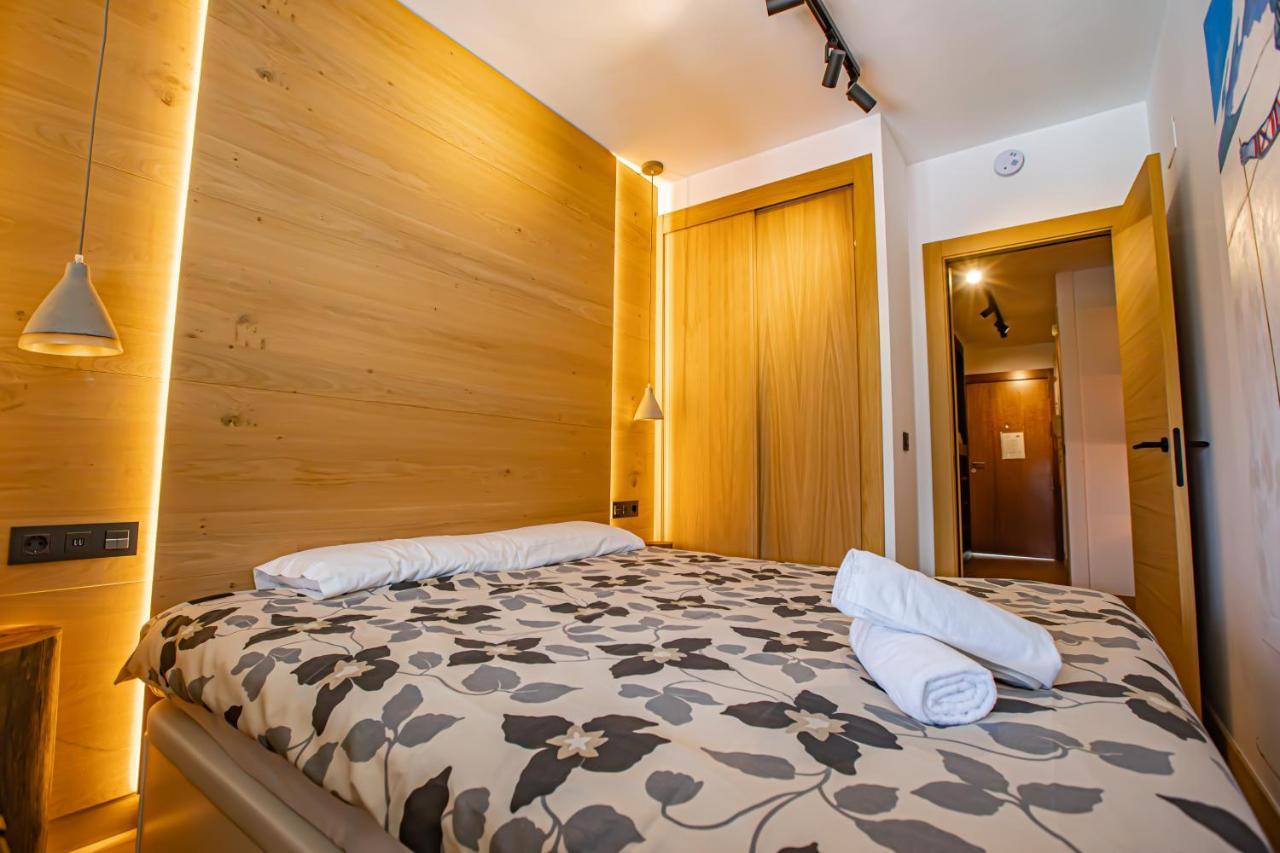 Holidays, Edificio Serraneu, Sierra Nevada 4 Personas Y Parking ภายนอก รูปภาพ